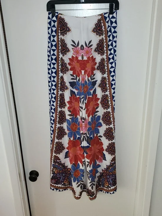 Farm Rio Pants - Picture 2 of 4